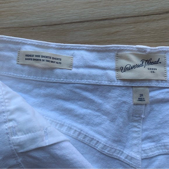 Universal Thread Highest Rise Shortie Shorts Vintage Strech white Size 2R - Picture 2 of 9